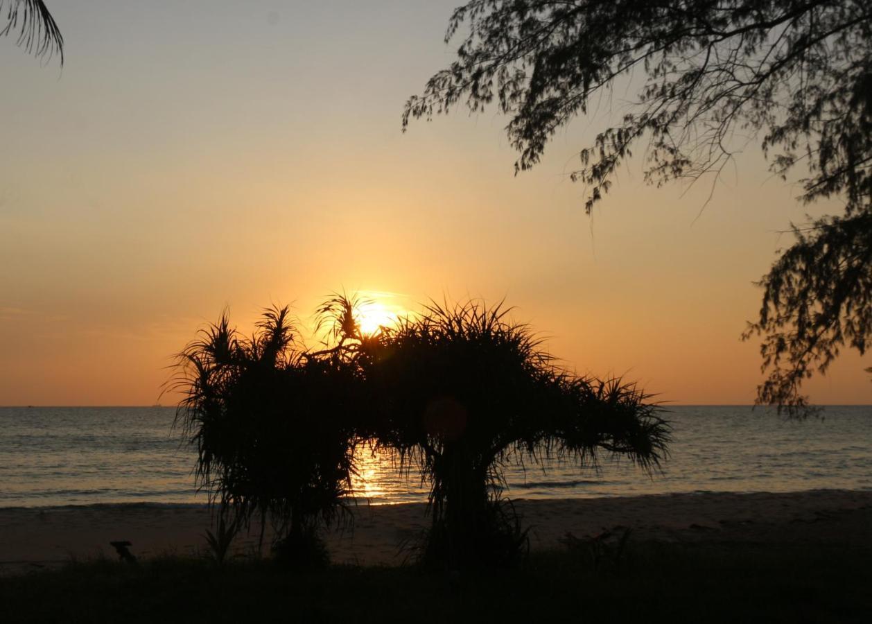 Lazy Beach Ко Ронг Санлоем Екстериор снимка